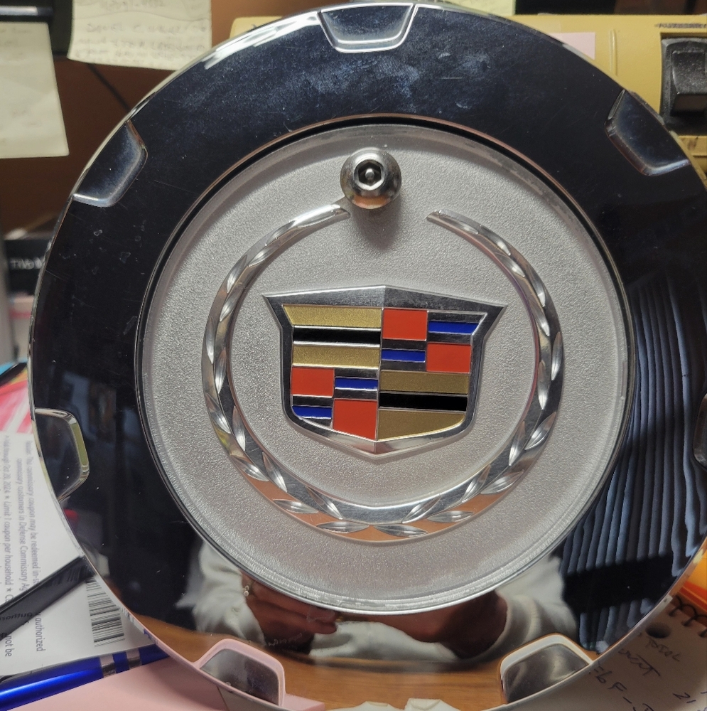 Cadillac Escalade hub cap
